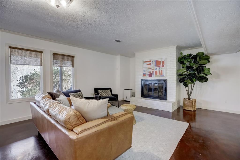 177 N Mill Court, Sandy Springs, Georgia 30328, 5 Bedrooms Bedrooms, ,4 BathroomsBathrooms,Residential,Sold,177 N Mill Court,7343988