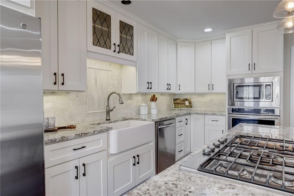 177 N Mill Court, Sandy Springs, Georgia 30328, 5 Bedrooms Bedrooms, ,4 BathroomsBathrooms,Residential,Sold,177 N Mill Court,7343988