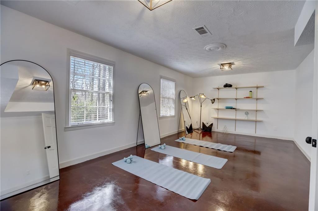 177 N Mill Court, Sandy Springs, Georgia 30328, 5 Bedrooms Bedrooms, ,4 BathroomsBathrooms,Residential,Sold,177 N Mill Court,7343988