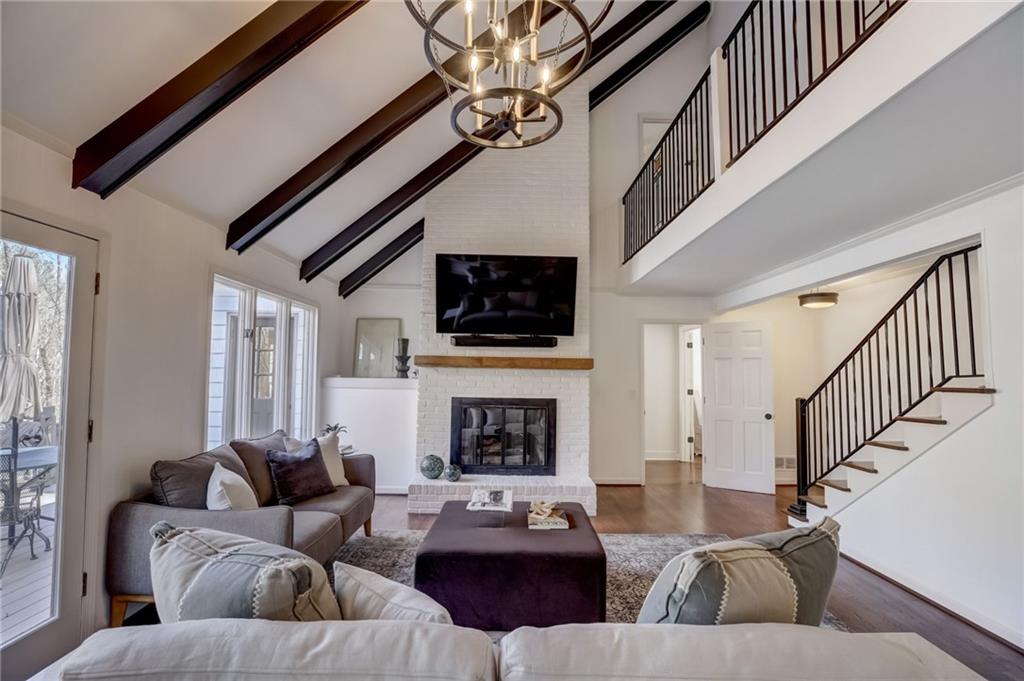 177 N Mill Court, Sandy Springs, Georgia 30328, 5 Bedrooms Bedrooms, ,4 BathroomsBathrooms,Residential,Sold,177 N Mill Court,7343988