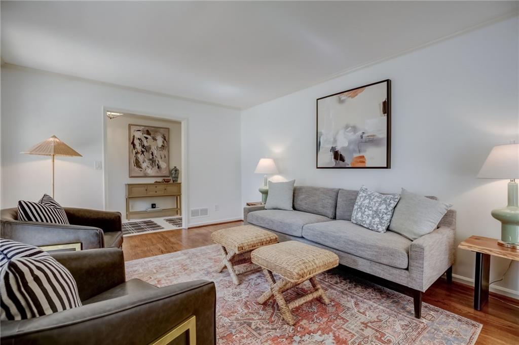 177 N Mill Court, Sandy Springs, Georgia 30328, 5 Bedrooms Bedrooms, ,4 BathroomsBathrooms,Residential,Sold,177 N Mill Court,7343988