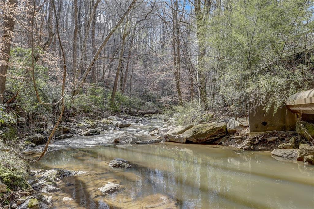 177 N Mill Court, Sandy Springs, Georgia 30328, 5 Bedrooms Bedrooms, ,4 BathroomsBathrooms,Residential,Sold,177 N Mill Court,7343988