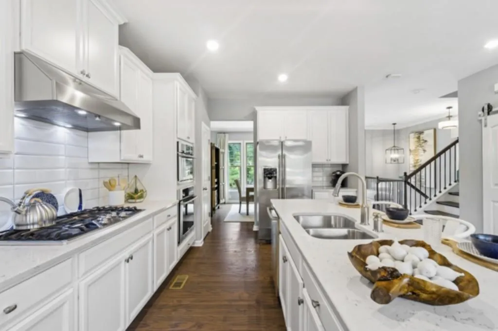 362 Provenance Drive, Sandy Springs, Georgia 30328, 4 Bedrooms Bedrooms, ,3 BathroomsBathrooms,Residential,Sold,362 Provenance Drive,6556806