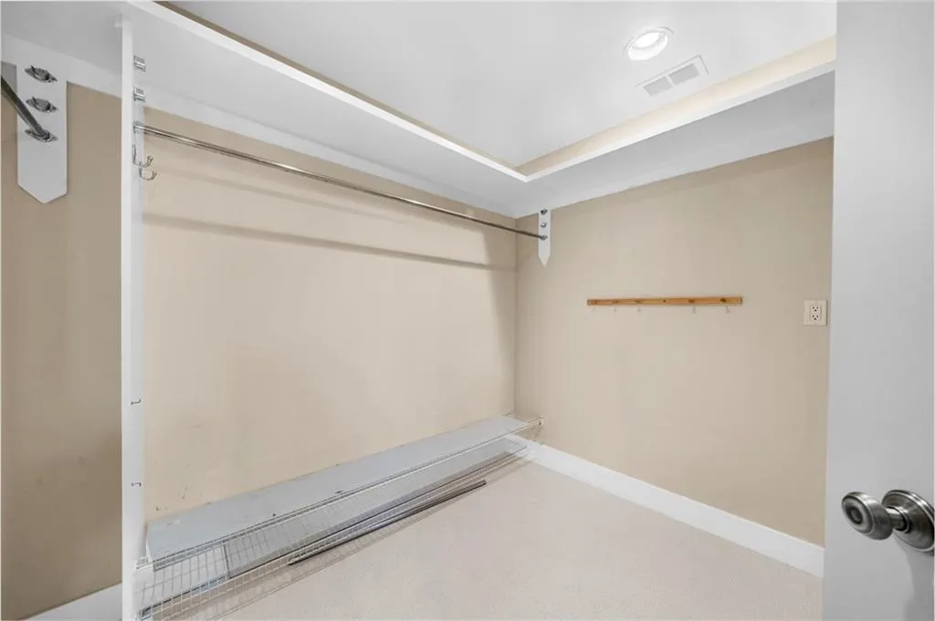 2660 Peachtree Road Nw Unit 16c, Atlanta, Georgia 30305, 2 Bedrooms Bedrooms, 0 ,2 BathroomsBathrooms,Residential,For Sale,2660 Peachtree Road Nw Unit 16c,7741161
