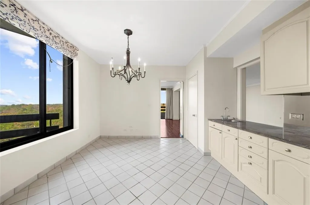 2660 Peachtree Road Nw Unit 16c, Atlanta, Georgia 30305, 2 Bedrooms Bedrooms, 0 ,2 BathroomsBathrooms,Residential,For Sale,2660 Peachtree Road Nw Unit 16c,7741161