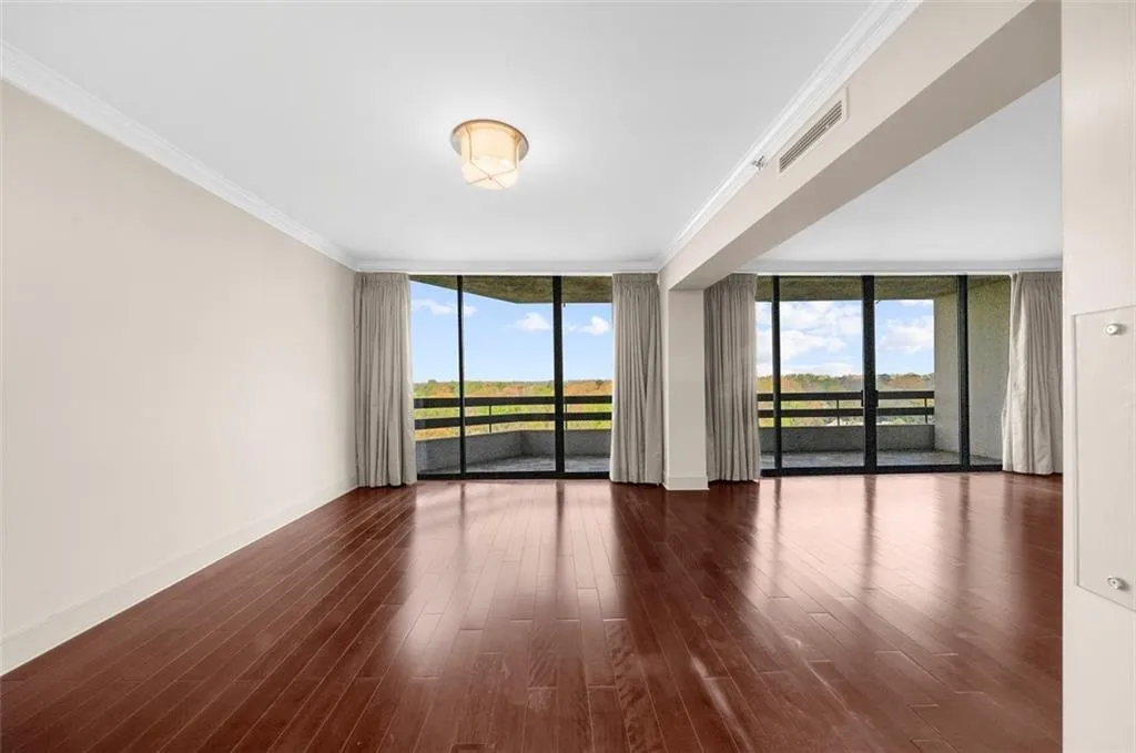 2660 Peachtree Road Nw Unit 16c, Atlanta, Georgia 30305, 2 Bedrooms Bedrooms, 0 ,2 BathroomsBathrooms,Residential,For Sale,2660 Peachtree Road Nw Unit 16c,7741161