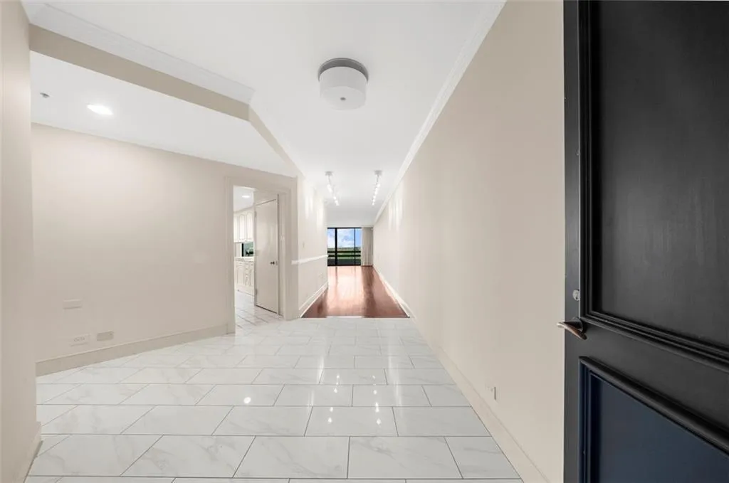 2660 Peachtree Road Nw Unit 16c, Atlanta, Georgia 30305, 2 Bedrooms Bedrooms, 0 ,2 BathroomsBathrooms,Residential,For Sale,2660 Peachtree Road Nw Unit 16c,7741161