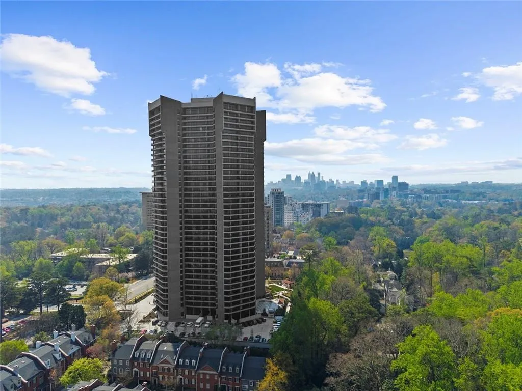 2660 Peachtree Road Nw Unit 16c, Atlanta, Georgia 30305, 2 Bedrooms Bedrooms, 0 ,2 BathroomsBathrooms,Residential,For Sale,2660 Peachtree Road Nw Unit 16c,7741161