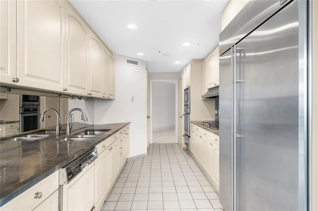 2660 Peachtree Road Nw Unit 16c, Atlanta, Georgia 30305, 2 Bedrooms Bedrooms, 0 ,2 BathroomsBathrooms,Residential,For Sale,2660 Peachtree Road Nw Unit 16c,7741161