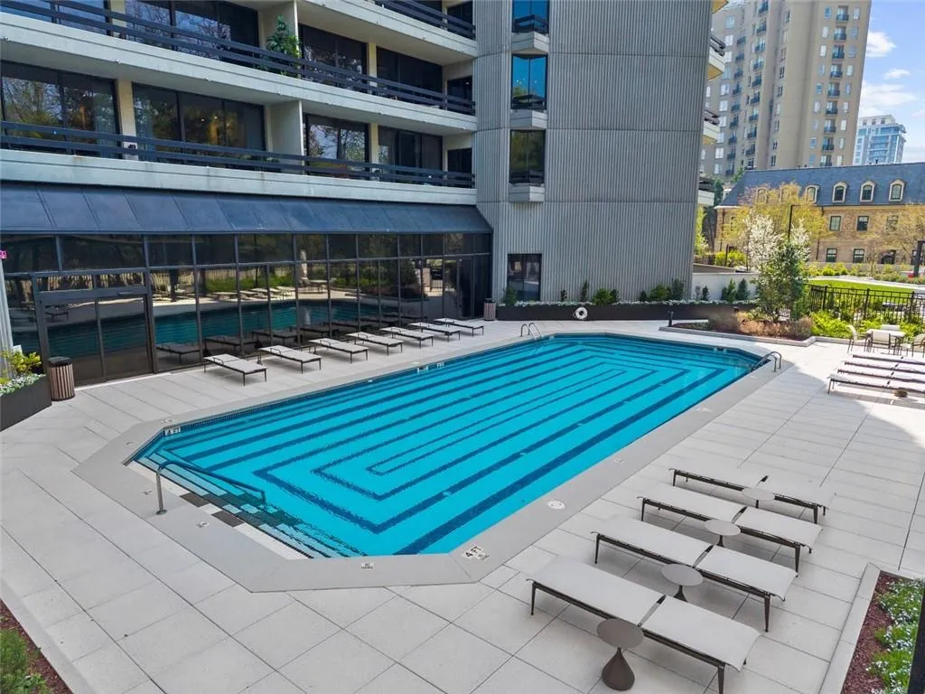 2660 Peachtree Road Nw Unit 16c, Atlanta, Georgia 30305, 2 Bedrooms Bedrooms, 0 ,2 BathroomsBathrooms,Residential,For Sale,2660 Peachtree Road Nw Unit 16c,7741161
