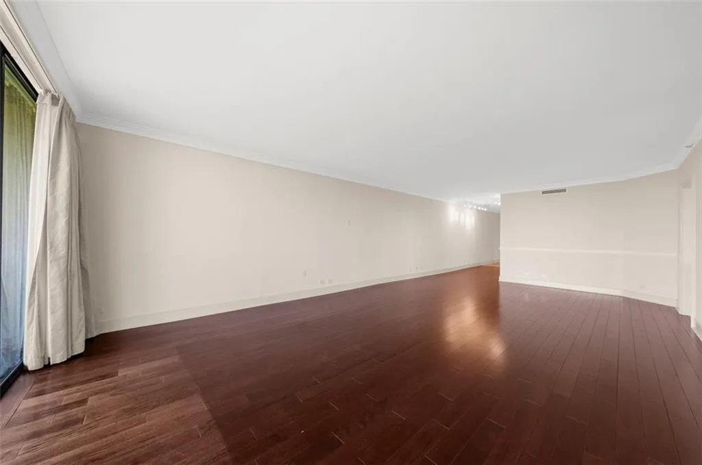 2660 Peachtree Road Nw Unit 16c, Atlanta, Georgia 30305, 2 Bedrooms Bedrooms, 0 ,2 BathroomsBathrooms,Residential,For Sale,2660 Peachtree Road Nw Unit 16c,7741161