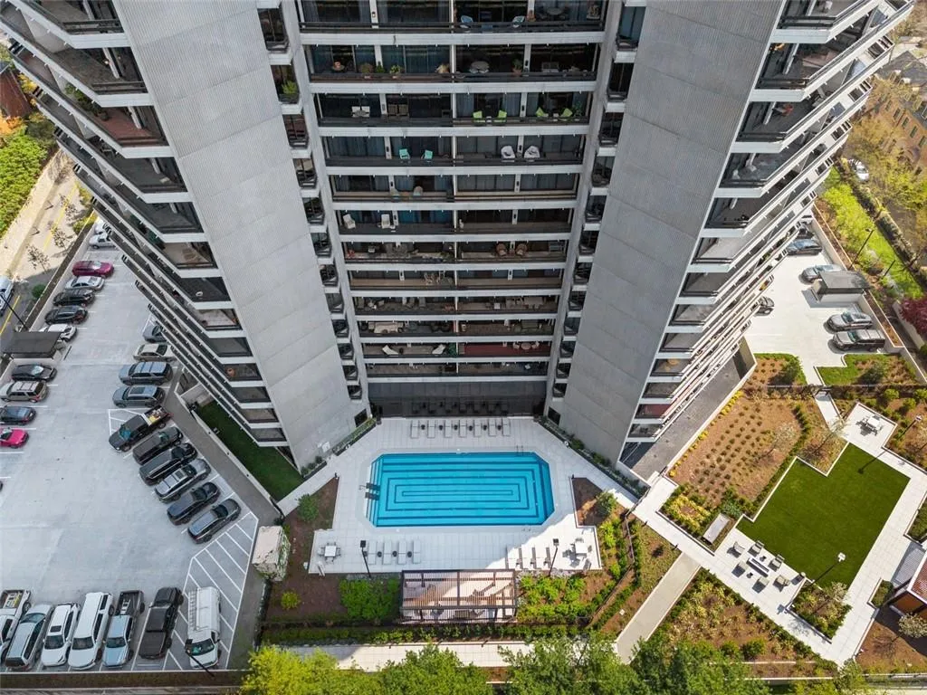 2660 Peachtree Road Nw Unit 16c, Atlanta, Georgia 30305, 2 Bedrooms Bedrooms, 0 ,2 BathroomsBathrooms,Residential,For Sale,2660 Peachtree Road Nw Unit 16c,7741161