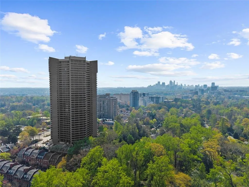 2660 Peachtree Road Nw Unit 16c, Atlanta, Georgia 30305, 2 Bedrooms Bedrooms, 0 ,2 BathroomsBathrooms,Residential,For Sale,2660 Peachtree Road Nw Unit 16c,7741161
