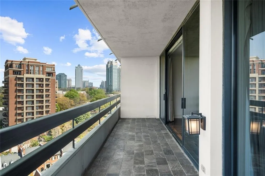 2660 Peachtree Road Nw Unit 16c, Atlanta, Georgia 30305, 2 Bedrooms Bedrooms, 0 ,2 BathroomsBathrooms,Residential,For Sale,2660 Peachtree Road Nw Unit 16c,7741161