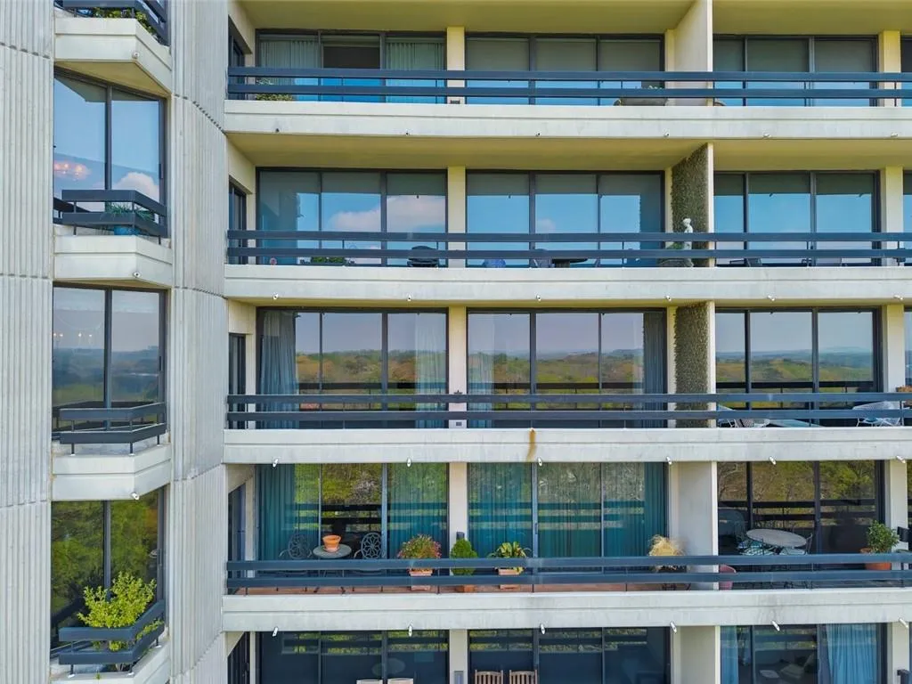 2660 Peachtree Road Nw Unit 16c, Atlanta, Georgia 30305, 2 Bedrooms Bedrooms, 0 ,2 BathroomsBathrooms,Residential,For Sale,2660 Peachtree Road Nw Unit 16c,7741161