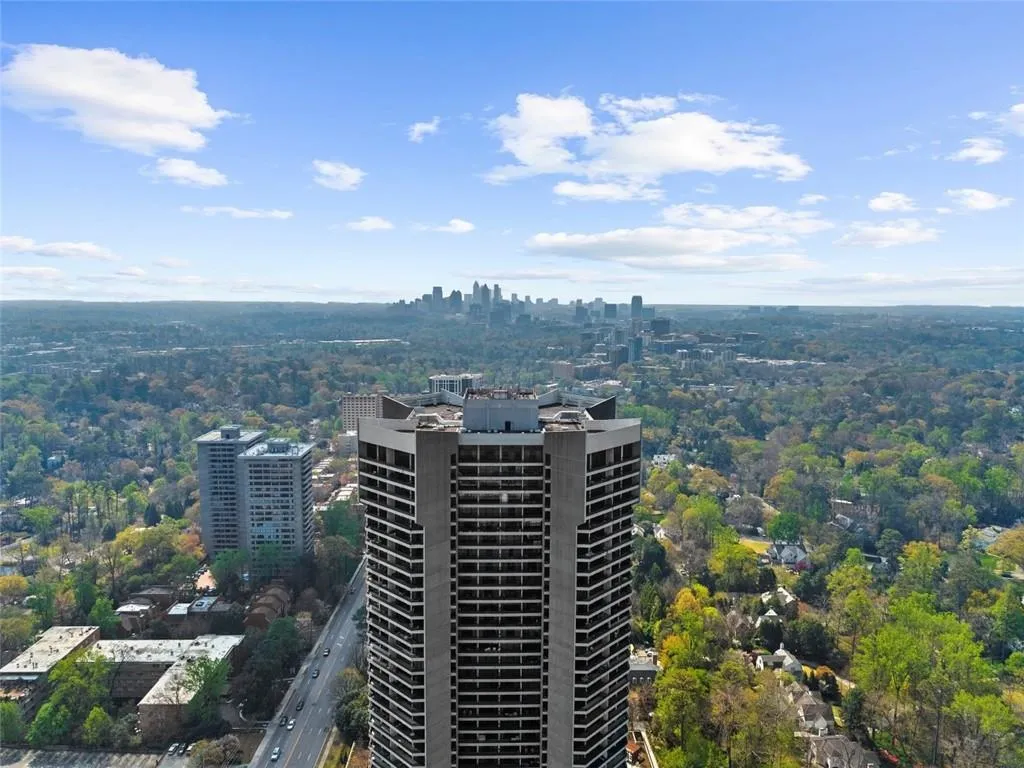 2660 Peachtree Road Nw Unit 16c, Atlanta, Georgia 30305, 2 Bedrooms Bedrooms, 0 ,2 BathroomsBathrooms,Residential,For Sale,2660 Peachtree Road Nw Unit 16c,7741161