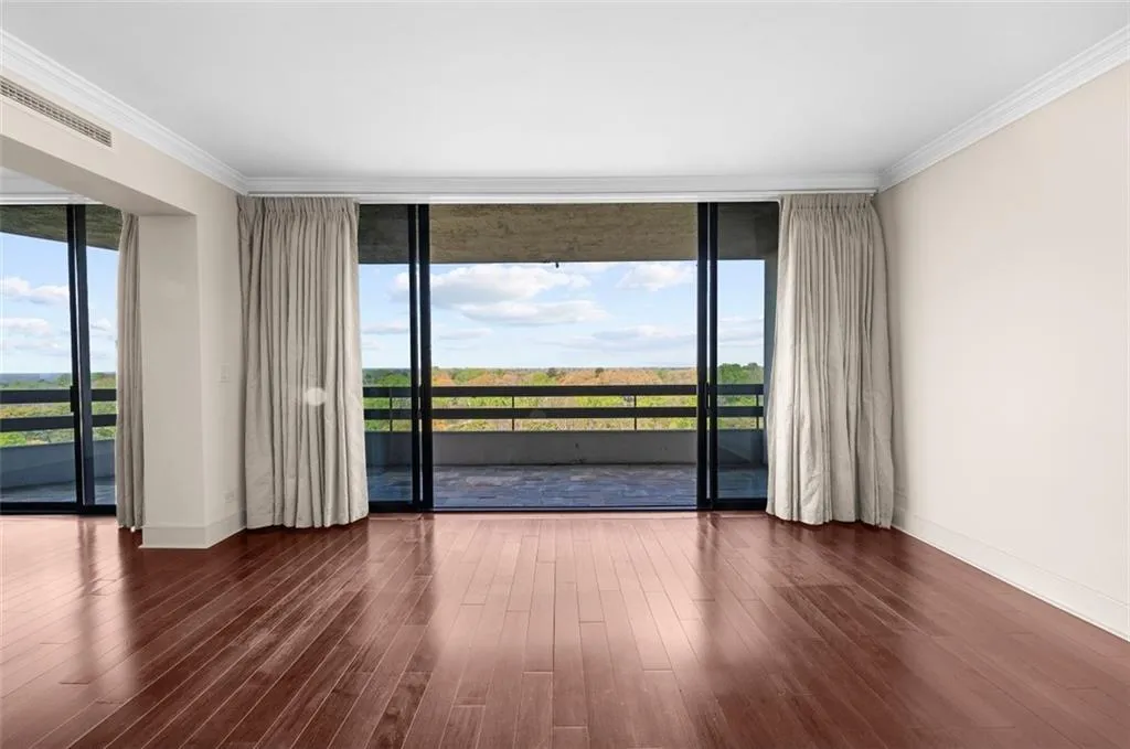 2660 Peachtree Road Nw Unit 16c, Atlanta, Georgia 30305, 2 Bedrooms Bedrooms, 0 ,2 BathroomsBathrooms,Residential,For Sale,2660 Peachtree Road Nw Unit 16c,7741161