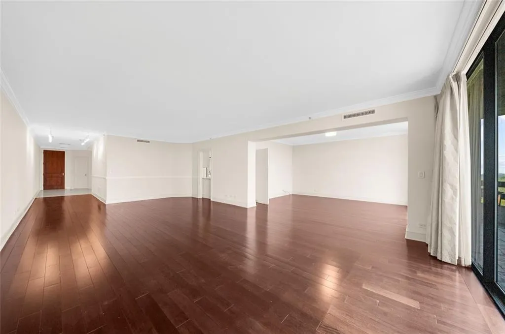 2660 Peachtree Road Nw Unit 16c, Atlanta, Georgia 30305, 2 Bedrooms Bedrooms, 0 ,2 BathroomsBathrooms,Residential,For Sale,2660 Peachtree Road Nw Unit 16c,7741161