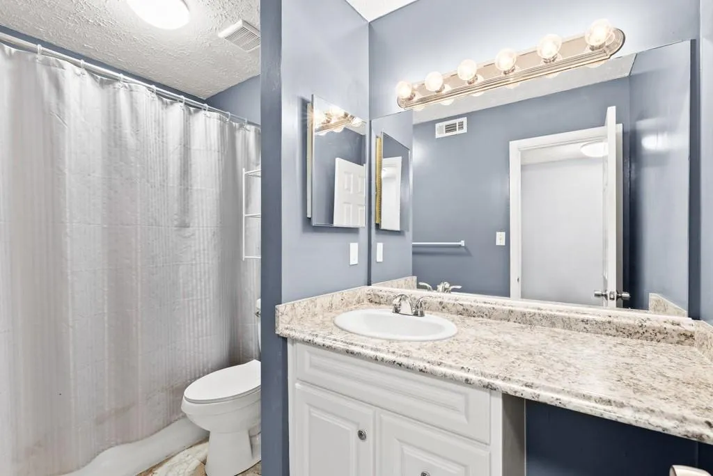8740 Roswell Road Unit 10b, Atlanta, Georgia 30350, 3 Bedrooms Bedrooms, ,2 BathroomsBathrooms,Residential,Sold,8740 Roswell Road Unit 10b,6784862