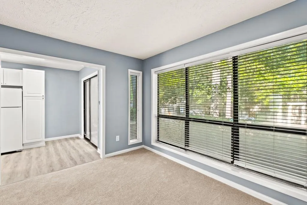 8740 Roswell Road Unit 10b, Atlanta, Georgia 30350, 3 Bedrooms Bedrooms, ,2 BathroomsBathrooms,Residential,Sold,8740 Roswell Road Unit 10b,6784862
