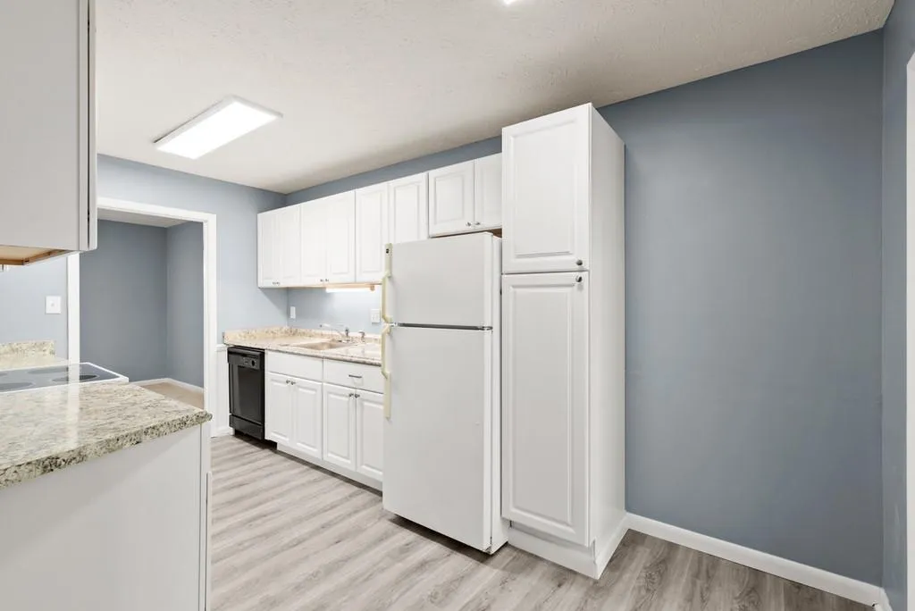 8740 Roswell Road Unit 10b, Atlanta, Georgia 30350, 3 Bedrooms Bedrooms, ,2 BathroomsBathrooms,Residential,Sold,8740 Roswell Road Unit 10b,6784862