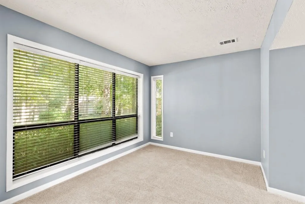 8740 Roswell Road Unit 10b, Atlanta, Georgia 30350, 3 Bedrooms Bedrooms, ,2 BathroomsBathrooms,Residential,Sold,8740 Roswell Road Unit 10b,6784862