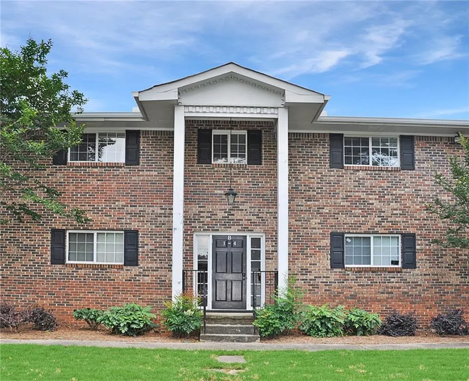 315 Hilderbrand Drive Unit B3, Sandy Springs, Georgia 30328, 2 Bedrooms Bedrooms, ,1 BathroomBathrooms,Residential,Sold,315 Hilderbrand Drive Unit B3,6731960