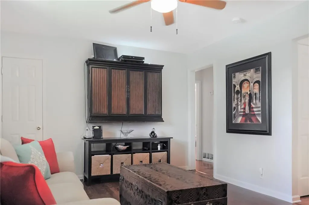 315 Hilderbrand Drive Unit B3, Sandy Springs, Georgia 30328, 2 Bedrooms Bedrooms, ,1 BathroomBathrooms,Residential,Sold,315 Hilderbrand Drive Unit B3,6731960