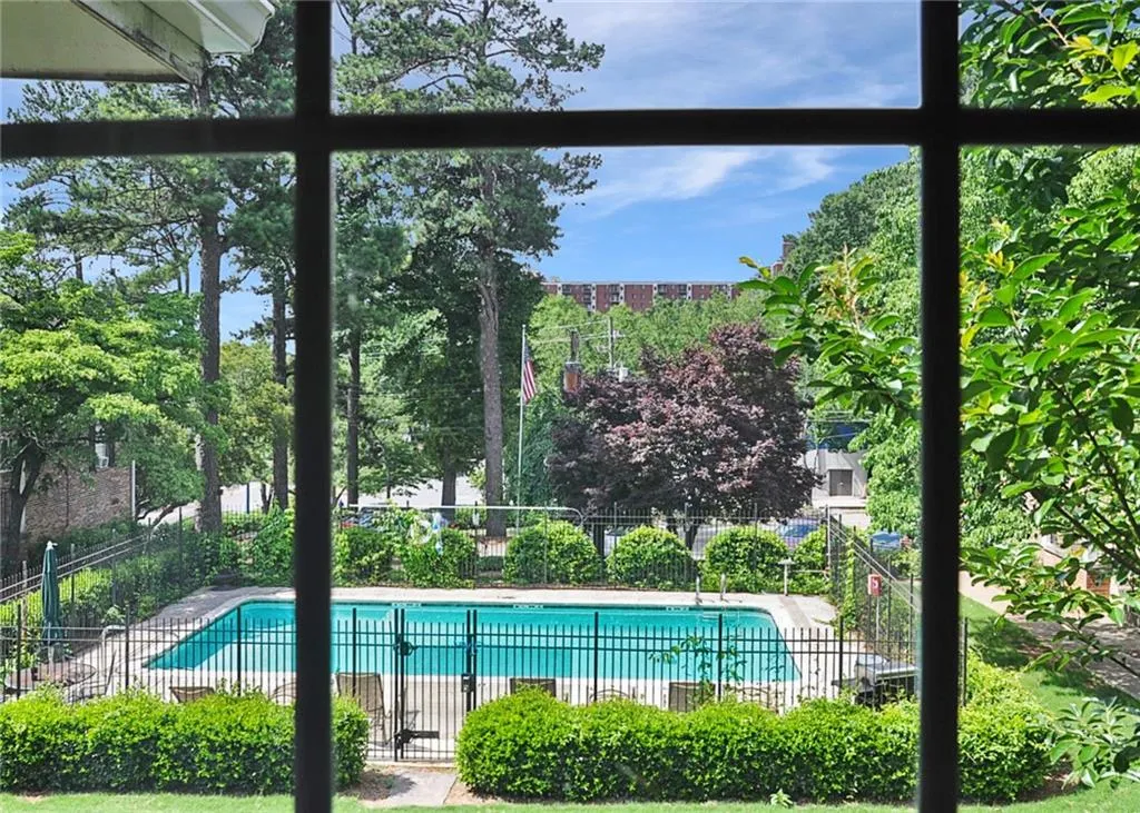 315 Hilderbrand Drive Unit B3, Sandy Springs, Georgia 30328, 2 Bedrooms Bedrooms, ,1 BathroomBathrooms,Residential,Sold,315 Hilderbrand Drive Unit B3,6731960