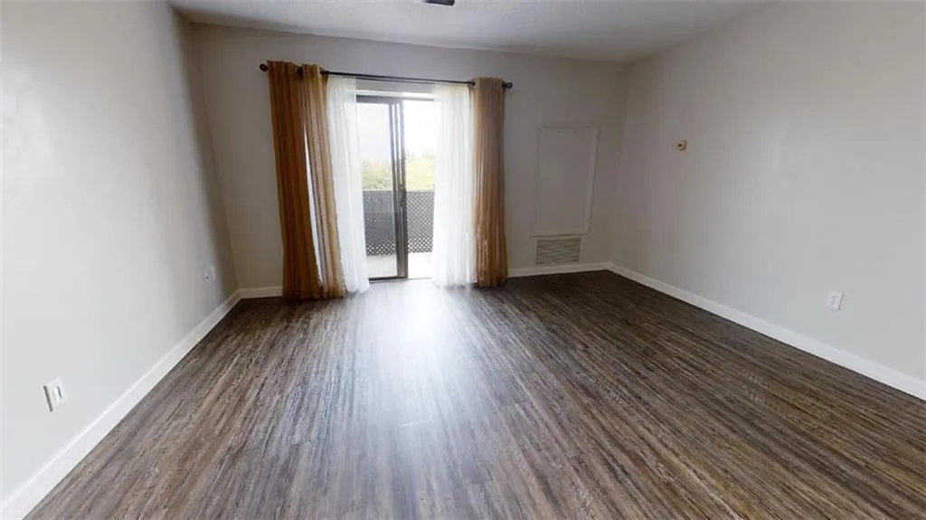 300 Johnson Ferry Road Ne Unit B615, Sandy Springs, Georgia 30328, 2 Bedrooms Bedrooms, ,2 BathroomsBathrooms,Residential,Sold,300 Johnson Ferry Road Ne Unit B615,6931019
