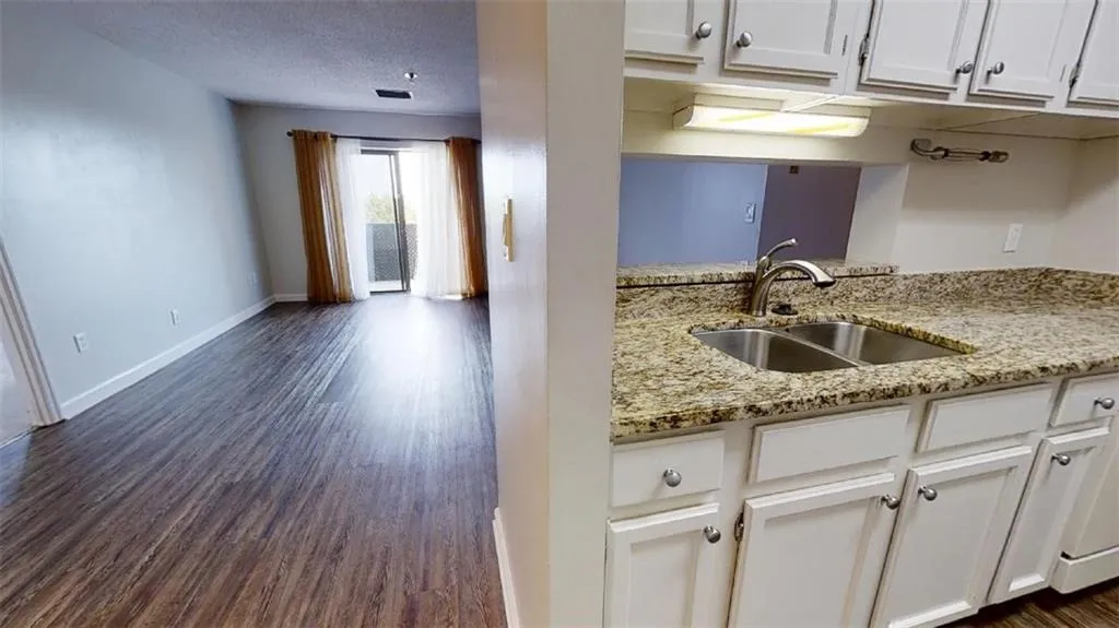 300 Johnson Ferry Road Ne Unit B615, Sandy Springs, Georgia 30328, 2 Bedrooms Bedrooms, ,2 BathroomsBathrooms,Residential,Sold,300 Johnson Ferry Road Ne Unit B615,6931019