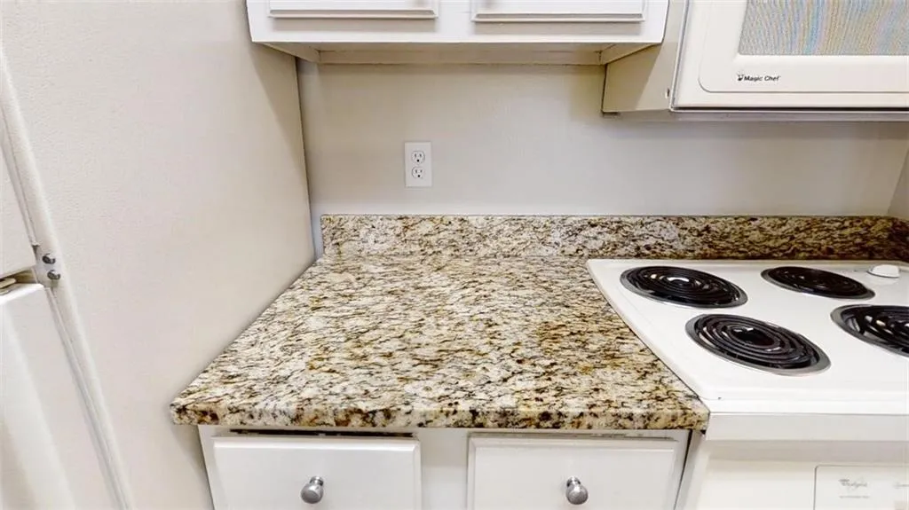 300 Johnson Ferry Road Ne Unit B615, Sandy Springs, Georgia 30328, 2 Bedrooms Bedrooms, ,2 BathroomsBathrooms,Residential,Sold,300 Johnson Ferry Road Ne Unit B615,6931019