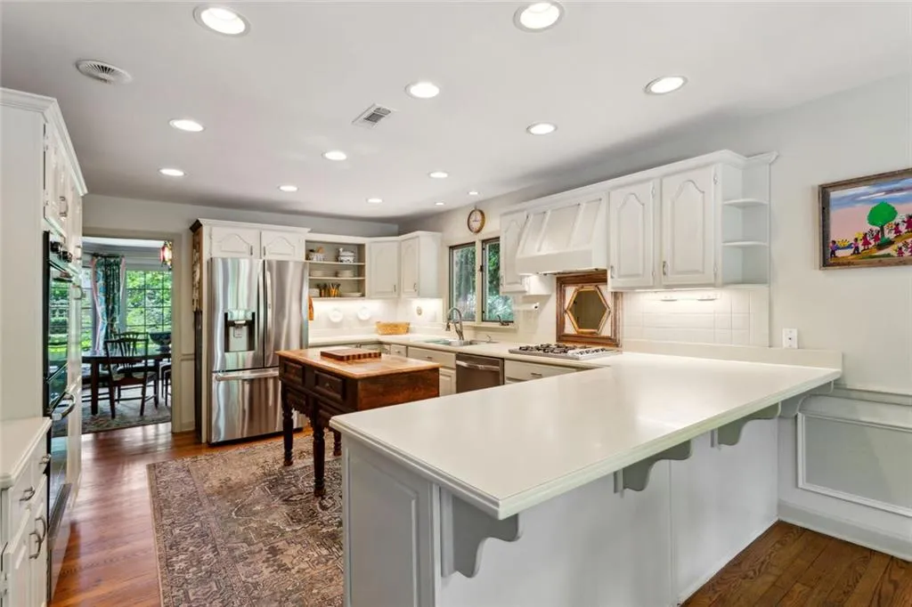 4584 E Conway Dr_076.jpg