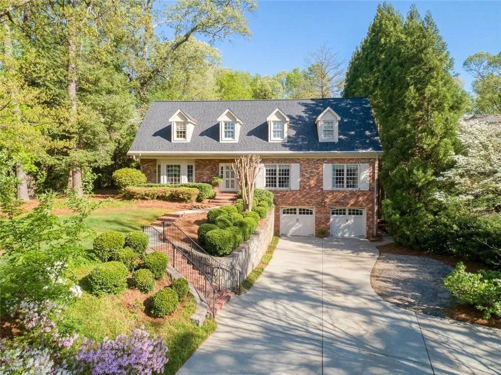 4584 E Conway Drive Nw, Atlanta, Georgia 30327, 5 Bedrooms Bedrooms, ,5 BathroomsBathrooms,Residential,For Sale,4584 E Conway Drive Nw,7651232