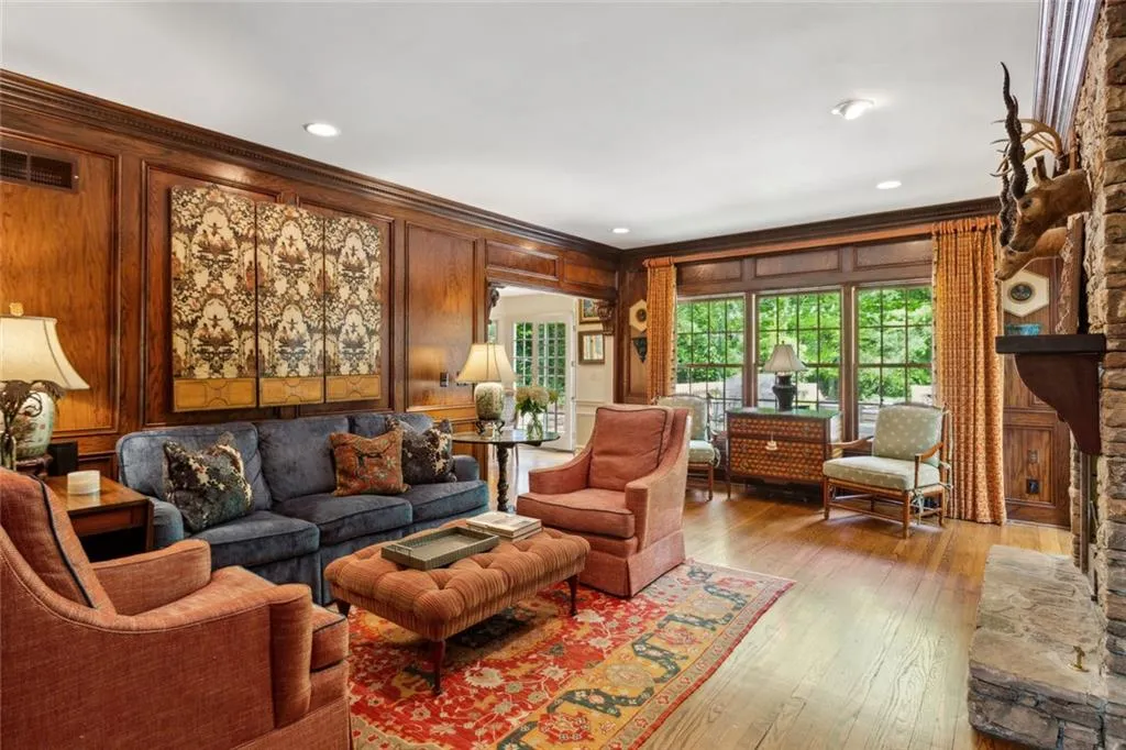 4584 E Conway Dr_036.jpg