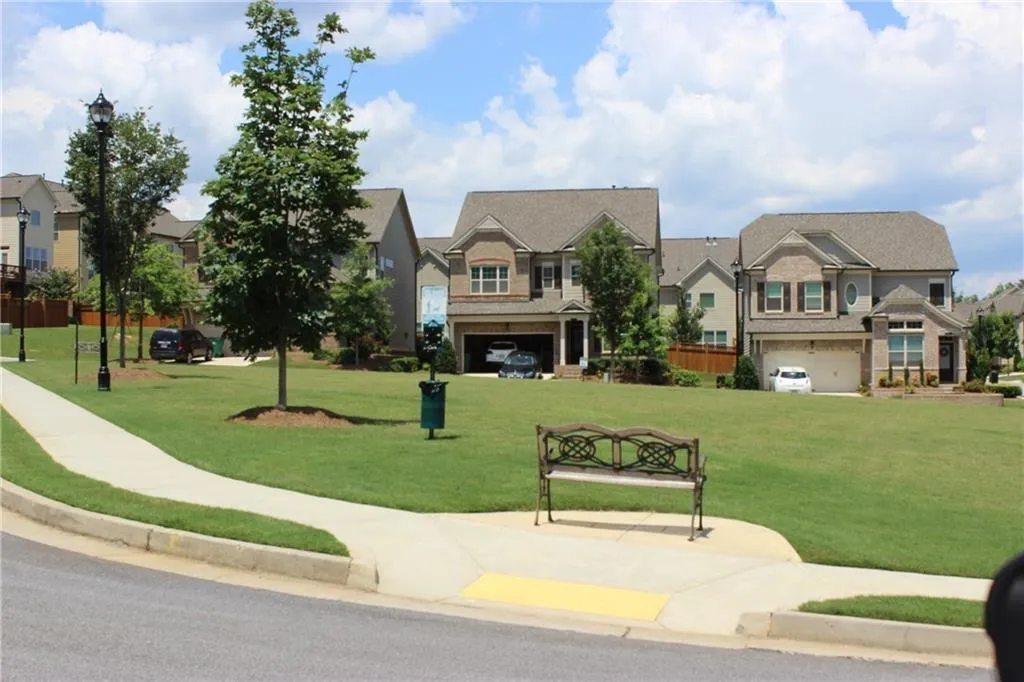 7565 Highland Bluff, Atlanta, Georgia 30328, 3 Bedrooms Bedrooms, ,3 BathroomsBathrooms,Residential,Sold,7565 Highland Bluff,6974079