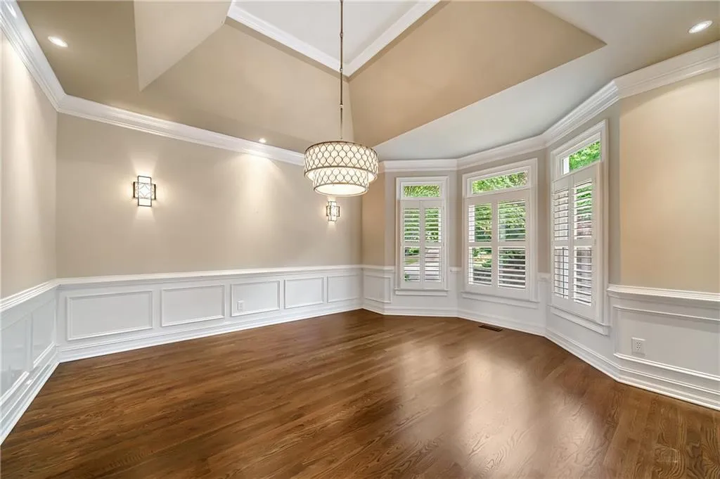 5805 De Claire Court, Atlanta, Georgia 30328, 5 Bedrooms Bedrooms, ,4 BathroomsBathrooms,Residential,Sold,5805 De Claire Court,6879626