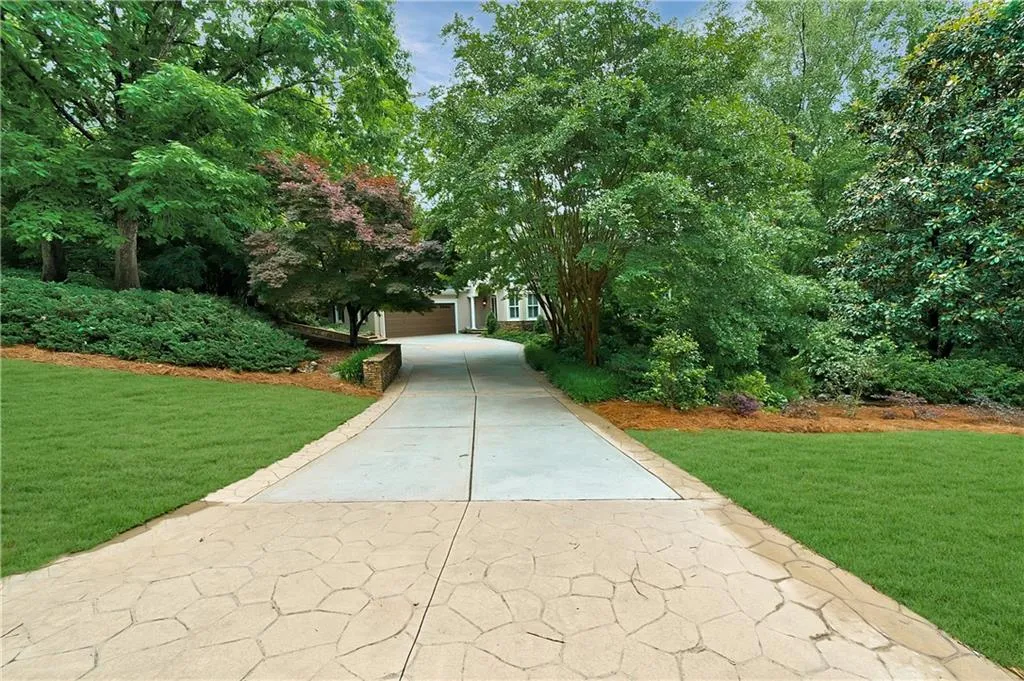 5805 De Claire Court, Atlanta, Georgia 30328, 5 Bedrooms Bedrooms, ,4 BathroomsBathrooms,Residential,Sold,5805 De Claire Court,6879626