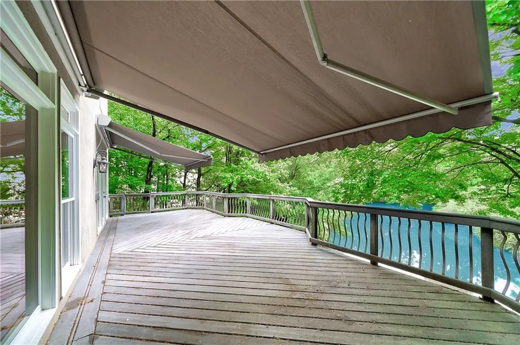 5805 De Claire Court, Atlanta, Georgia 30328, 5 Bedrooms Bedrooms, ,4 BathroomsBathrooms,Residential,Sold,5805 De Claire Court,6879626