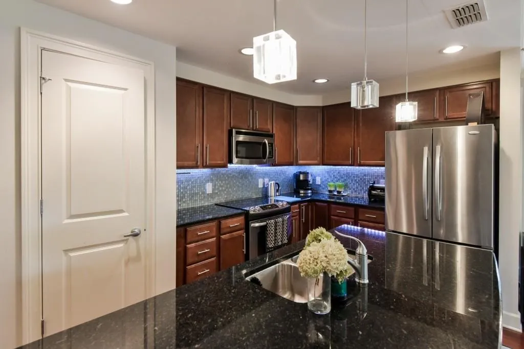 200 River Vista Drive Unit 117, Atlanta, Georgia 30339, 2 Bedrooms Bedrooms, ,2 BathroomsBathrooms,Residential,Sold,200 River Vista Drive Unit 117,5615390