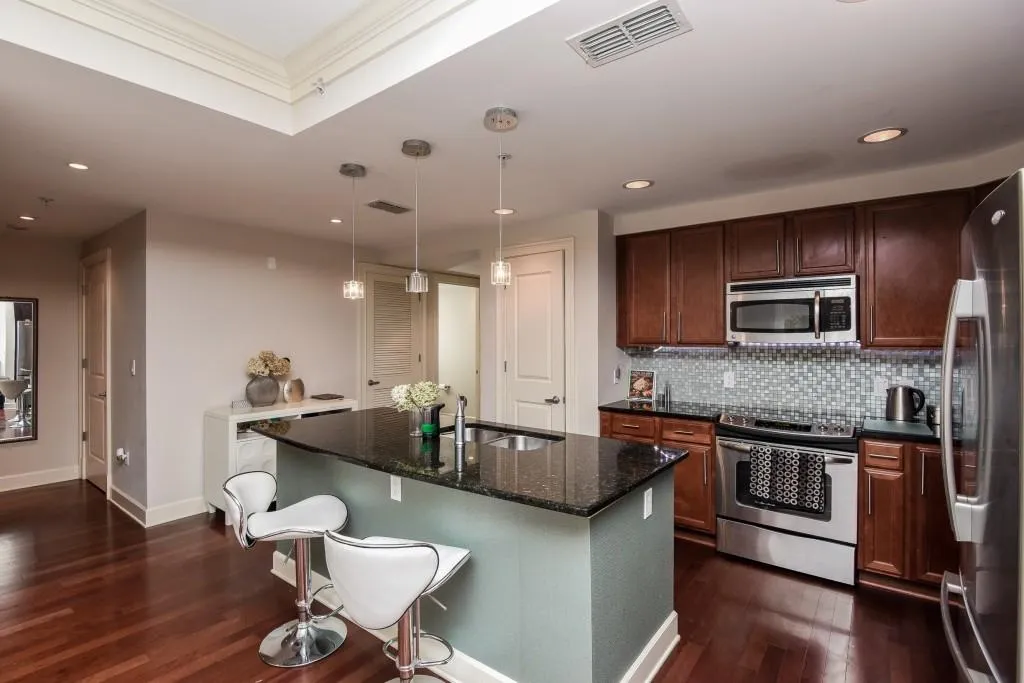 200 River Vista Drive Unit 117, Atlanta, Georgia 30339, 2 Bedrooms Bedrooms, ,2 BathroomsBathrooms,Residential,Sold,200 River Vista Drive Unit 117,5615390