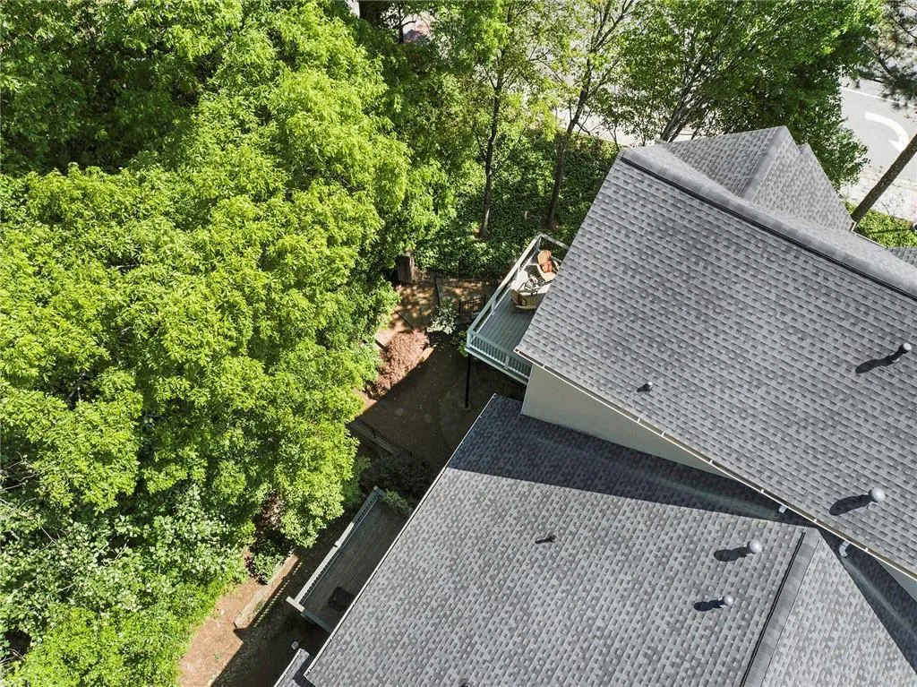 5492 Glenridge Drive Unit 568, Sandy Springs, Georgia 30342, 3 Bedrooms Bedrooms, ,3 BathroomsBathrooms,Residential,Sold,5492 Glenridge Drive Unit 568,6872828