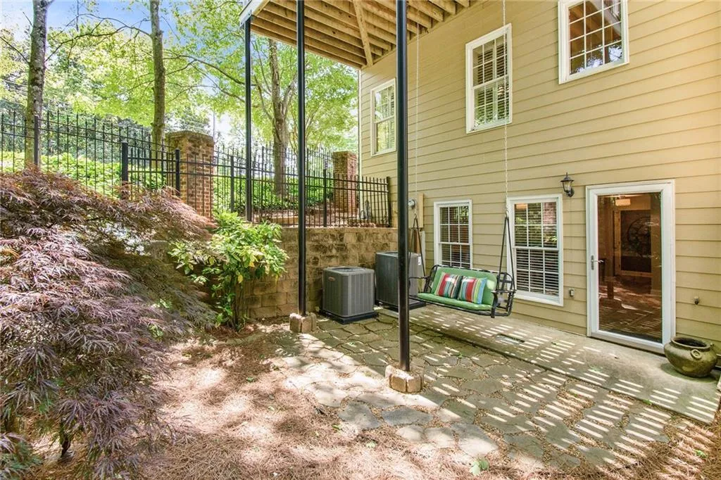 5492 Glenridge Drive Unit 568, Sandy Springs, Georgia 30342, 3 Bedrooms Bedrooms, ,3 BathroomsBathrooms,Residential,Sold,5492 Glenridge Drive Unit 568,6872828