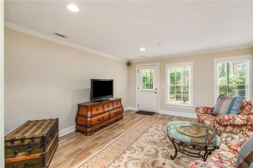 5492 Glenridge Drive Unit 568, Sandy Springs, Georgia 30342, 3 Bedrooms Bedrooms, ,3 BathroomsBathrooms,Residential,Sold,5492 Glenridge Drive Unit 568,6872828