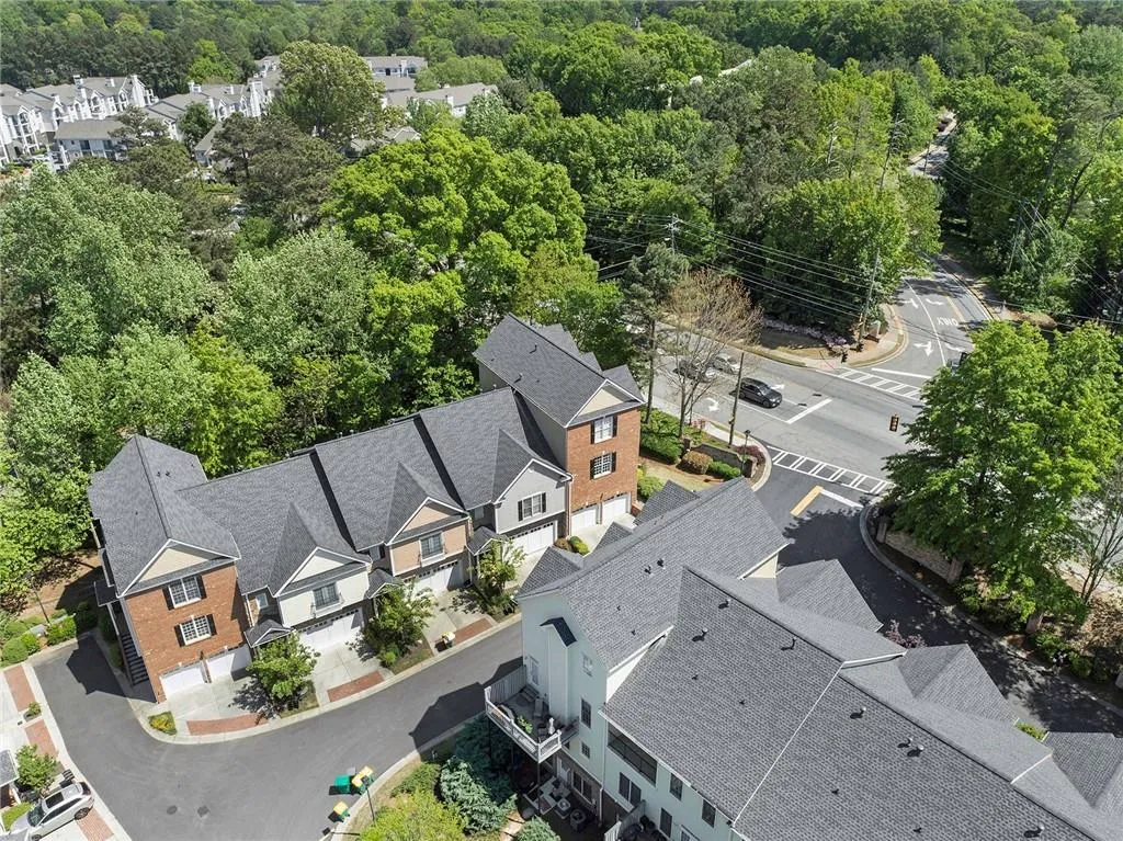 5492 Glenridge Drive Unit 568, Sandy Springs, Georgia 30342, 3 Bedrooms Bedrooms, ,3 BathroomsBathrooms,Residential,Sold,5492 Glenridge Drive Unit 568,6872828