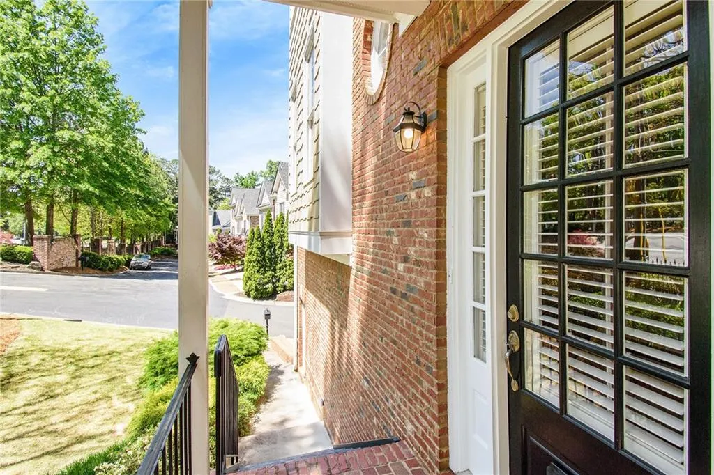 5492 Glenridge Drive Unit 568, Sandy Springs, Georgia 30342, 3 Bedrooms Bedrooms, ,3 BathroomsBathrooms,Residential,Sold,5492 Glenridge Drive Unit 568,6872828