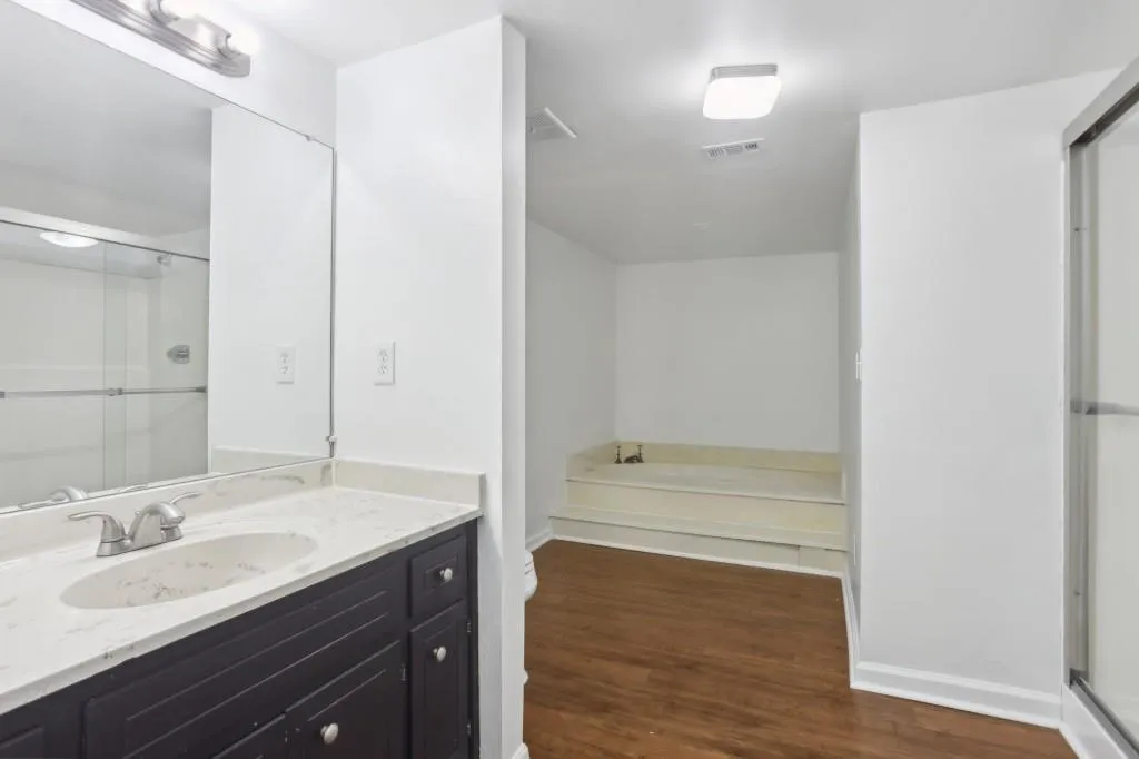 49 Willow Glen, Atlanta, Georgia 30342, 4 Bedrooms Bedrooms, ,4 BathroomsBathrooms,Residential,For Sale,49 Willow Glen,7579628