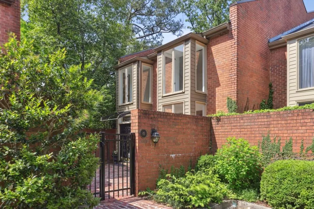 49 Willow Glen, Atlanta, Georgia 30342, 4 Bedrooms Bedrooms, ,4 BathroomsBathrooms,Residential,For Sale,49 Willow Glen,7579628