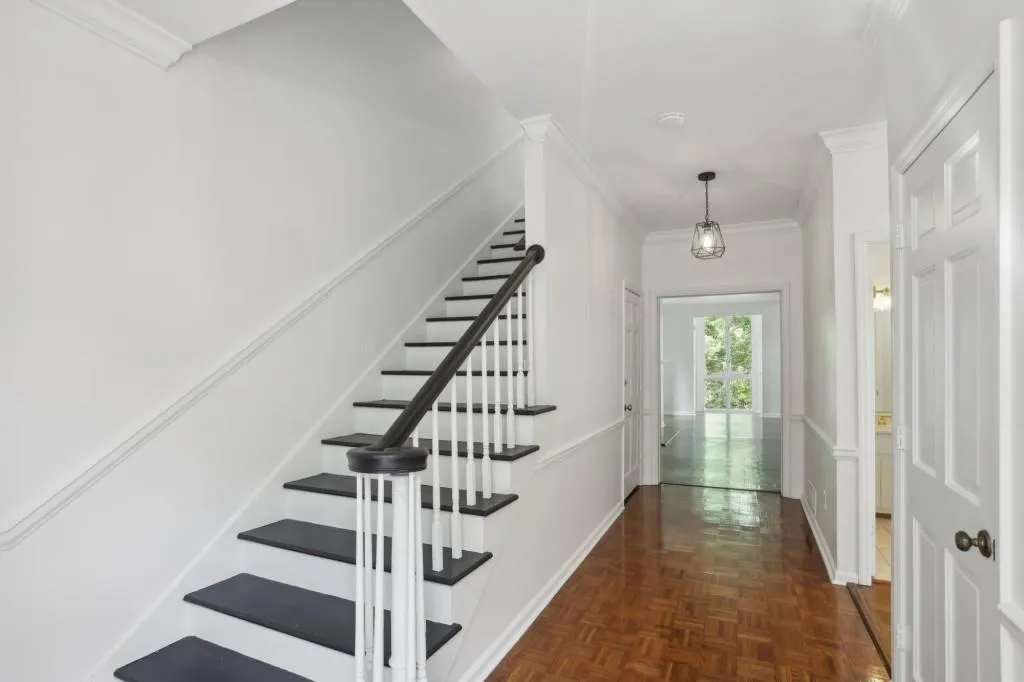 49 Willow Glen, Atlanta, Georgia 30342, 4 Bedrooms Bedrooms, ,4 BathroomsBathrooms,Residential,For Sale,49 Willow Glen,7579628