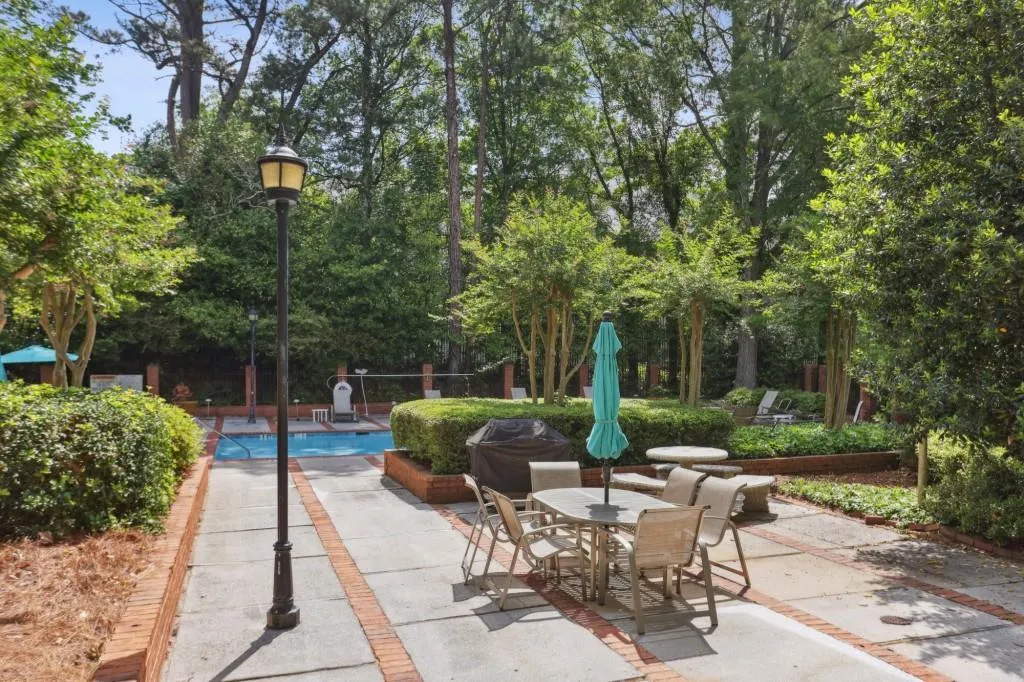 49 Willow Glen, Atlanta, Georgia 30342, 4 Bedrooms Bedrooms, ,4 BathroomsBathrooms,Residential,For Sale,49 Willow Glen,7579628